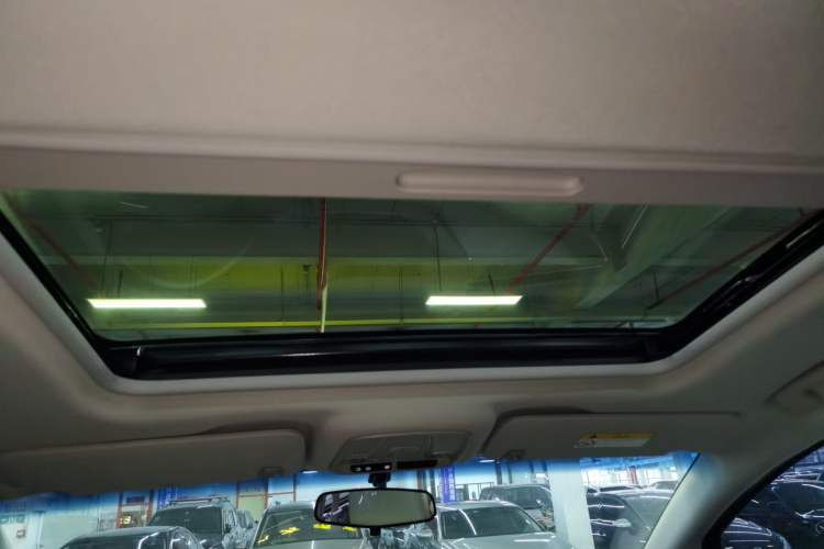 Used Buick GL8 2023 ES Lu Zun Comfort Model Headliner