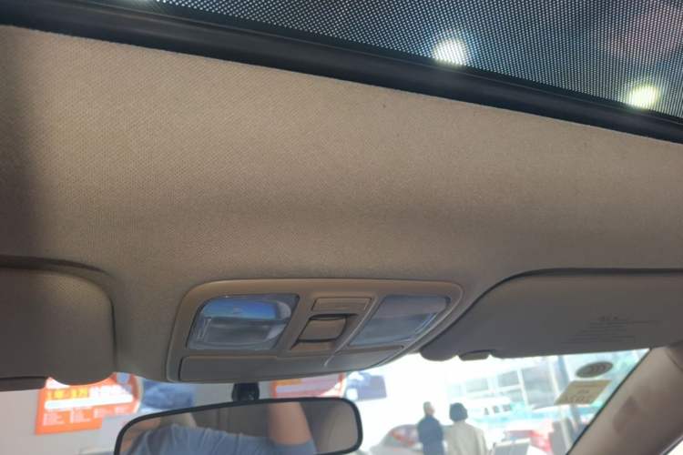 Used Hyundai ix35 2015 2.0L Automatic 2WD Smart Type China IV Headliner