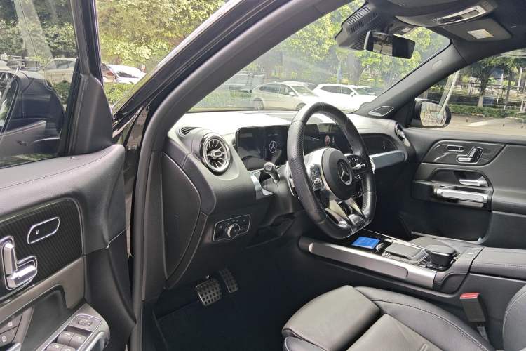 Used Mercedes-Benz GLB AMG 2021-Year Restyled AMG GLB 35 4MATIC Driver Seat