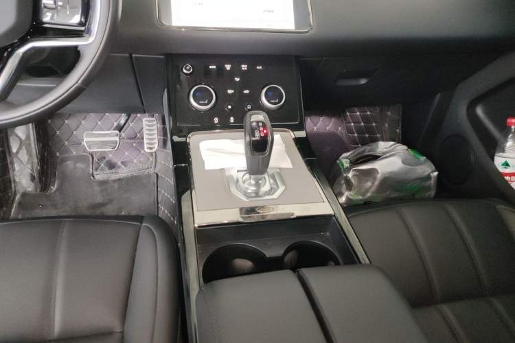 Used Land Rover Range Rover Evoque 2021 Range Rover Velar L 249PS R-Dynamic First Edition