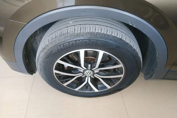 Used Volkswagen Tiguan L 2018 Facelift 330TSI Automatic Two-Wheel Drive Luxury Edition Exterior 1