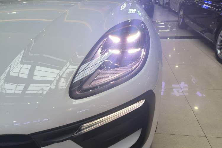 Used Porsche Macan 2023 Macan 2.0T