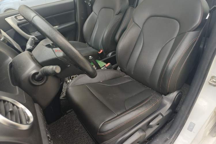 Used Haval H6 2015 Upgraded Model 1.5T Manual Two-Wheel Drive Elite Version
