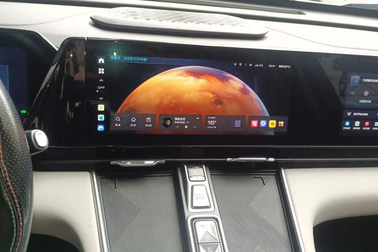 Used Haval Fierce Dragon Max 2023 1.5L Hi4 105 Four-Wheel Drive Navigation Edition Audio And AC Panel