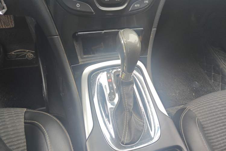 Used Buick Regal 2015 1.6T Leading Technology Model Gear Lever
