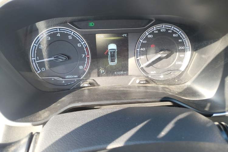 Used Geely Auto Vision X6 2019 1.4T CVT 4G Connected Luxury Version China VI Standard
