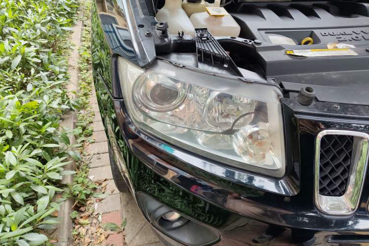 Used Jeep Compass 2011 2.0L two-wheel drive sport version
