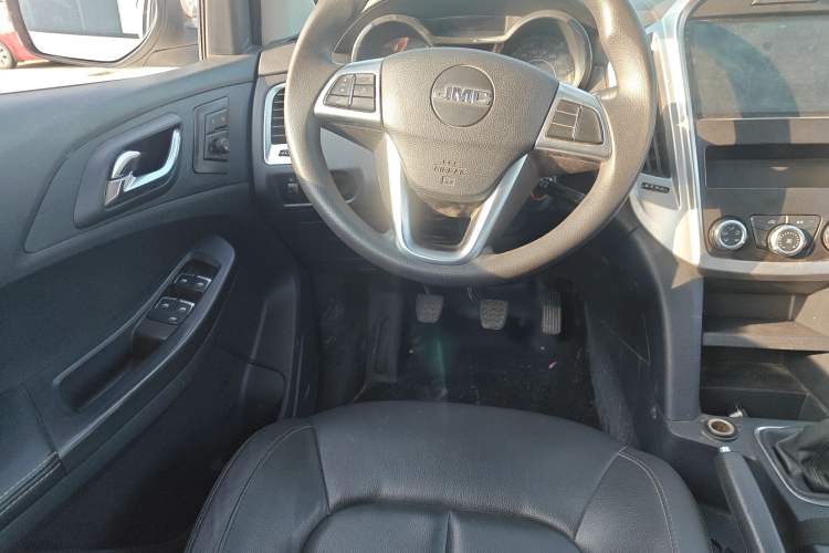 Used JMC Baodian 2020 2.5T Diesel Two-Wheel Drive Comfort Edition Long Wheelbase JX4D25A6L