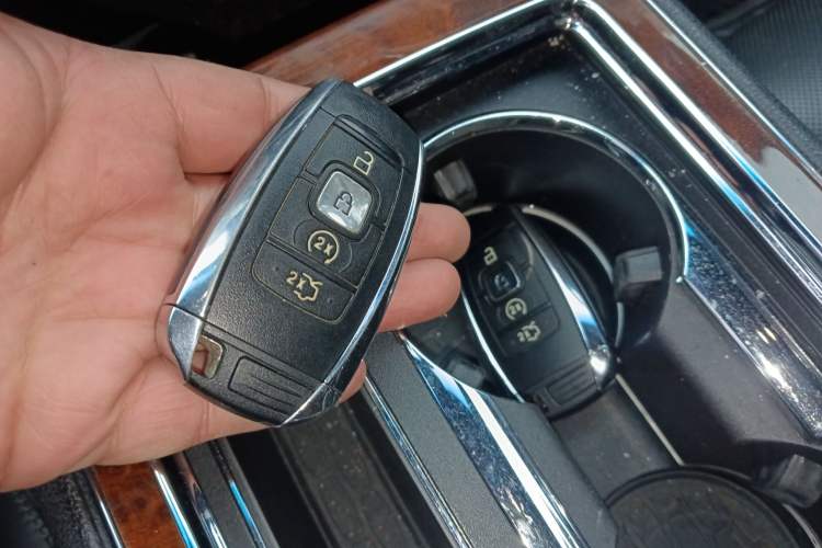 Used Lincoln Continental 2019 2.0T Two-Wheel Drive Luxury Edition China VI Standard