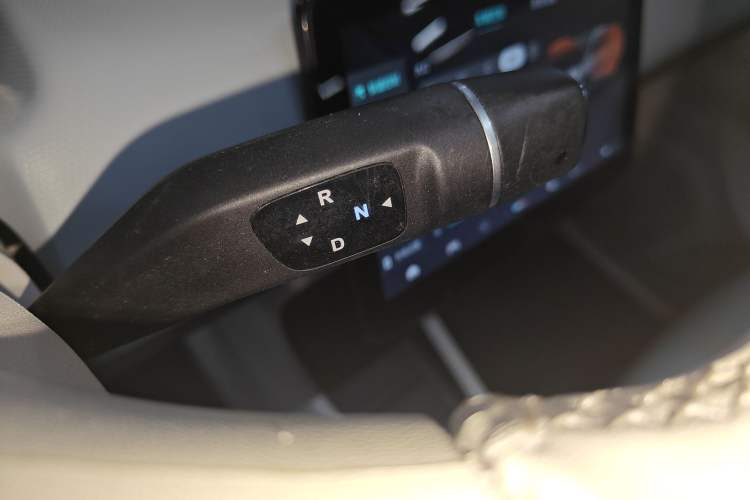 Used Leapmotor T03 2023 403 Smart Edition Gear Lever