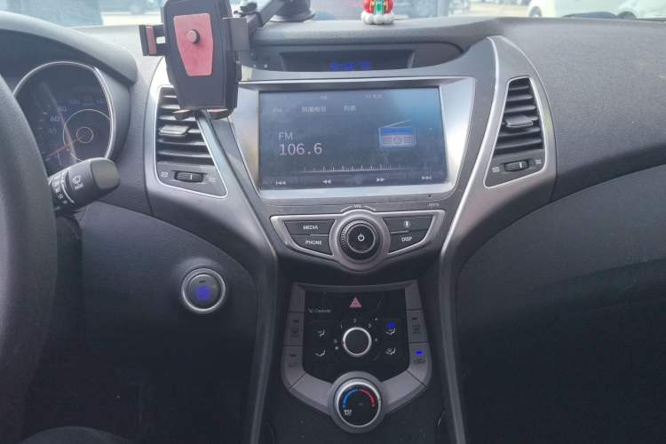 Used Hyundai Elantra (5th Generation / Langdong) 2016 1.6L Automatic Prestige Model
