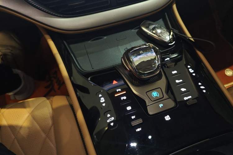 Used Denza D9 2022 DM-i 970 Four-Wheel Drive Flagship Model Gear Lever