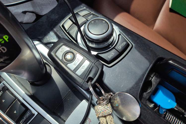 Used BMW 5 Series 2014 520Li Elegant Model
