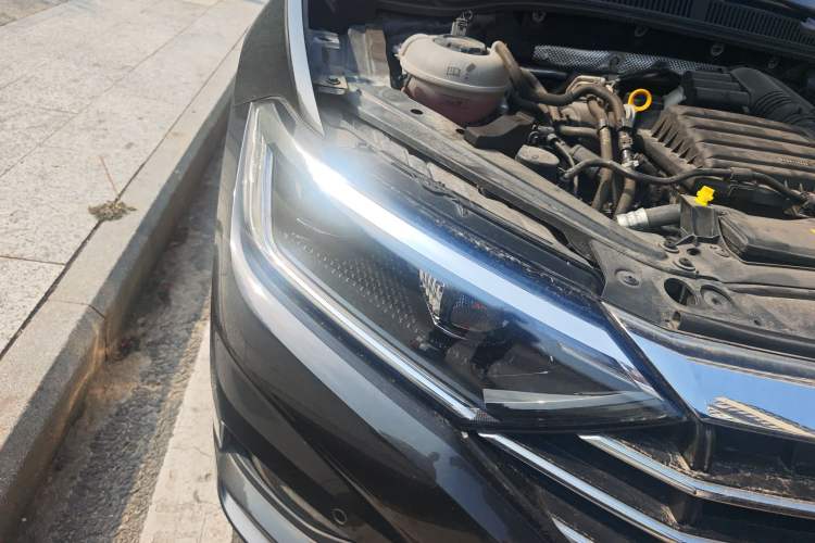 Used Volkswagen Sagitar 2021 280TSI DSG Excellence Edition Right Front Headlight