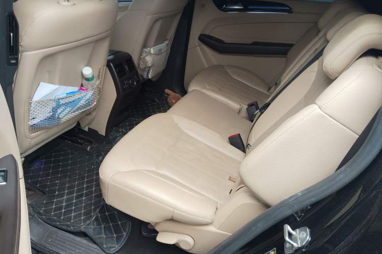 Used Mercedes-Benz GLS 2018 GLS 400 4MATIC Dynamic Model Left Rear Seat