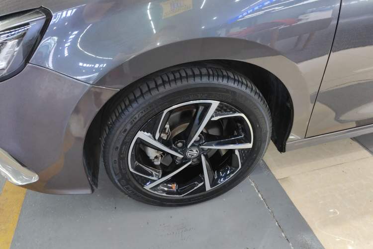 Used MG 5 2021 Revised 300TGI DCT Qingshè Luxurious Enjoyment Edition
