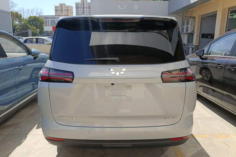 Used Wuling Wuling Starlight 730 2025 Model Pure Electric 500km Luxury Edition
