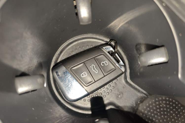 Used Volkswagen Magotan 2023 2 Million Units Limited Edition 330TSI DSG Leading Version
