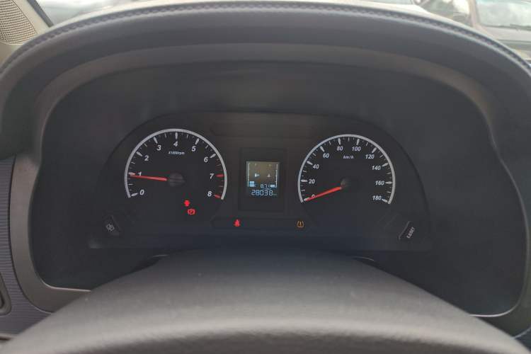 Used FORTHING Lingzhi 2023 M5L 1.6L Base Model 7 Seats