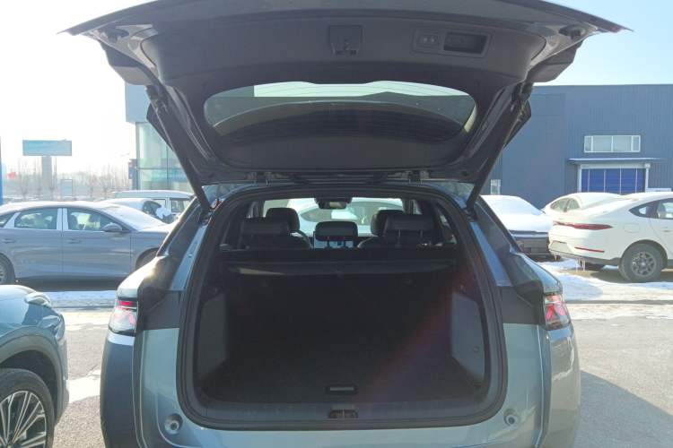 Used BYD Song L DM-i 2025 Intelligent Driving Version 160 km Beyond-Range Type
