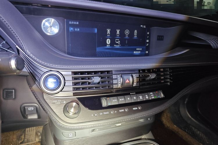 Used Lexus LS 2018 500h Premier Edition China V Standard
