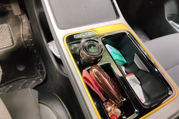 Used AION Y 2021 70 Enjoyment Tech Edition Gear Lever