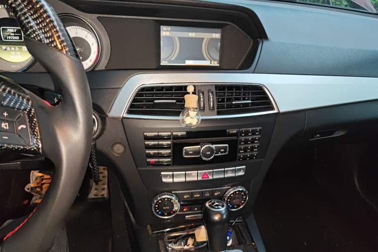 Used Mercedes-Benz C-Class 2011 C 200 CGI Fashion Model Audio And AC Panel