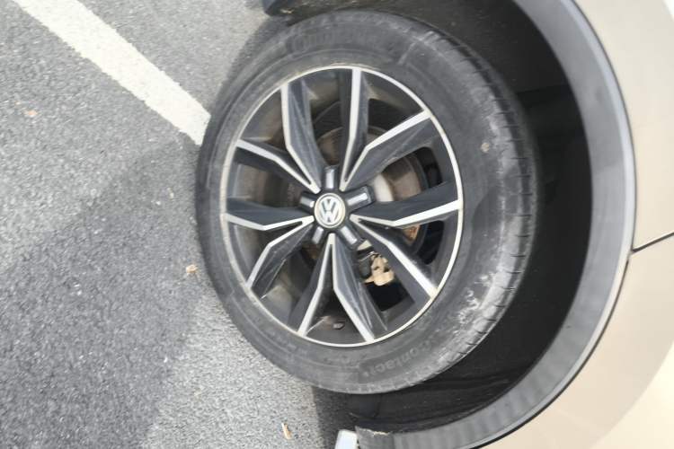 Used Volkswagen Tiguan L 2020 330TSI Automatic Two-Wheel Drive Smart Luxury Edition China VI Standard Right Rear Wheel Hub