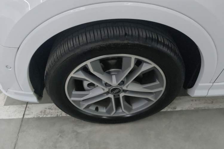 Used Audi Q3 2024 40 TFSI Fashion Dynamic Model