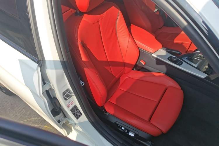 Used BMW 3 Series 2019 320i M Sport Package
