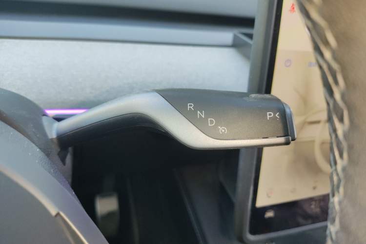 Used Tesla Model Y 2024 Long-Range All-Wheel-Drive Version Gear Lever