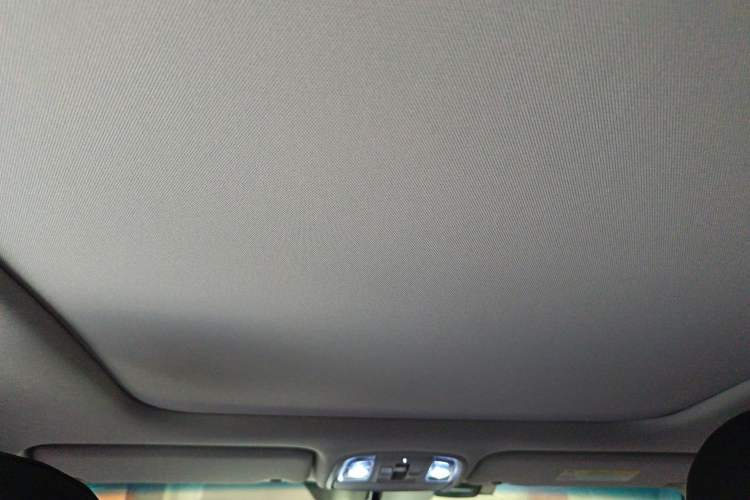 Used Kia K5 New Energy 2018 2.0L ZhiZun Edition
