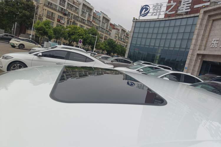 Used Roewe i6 2019 PLUS 1.6L CVT 4G Connected Flagship Deluxe Edition
