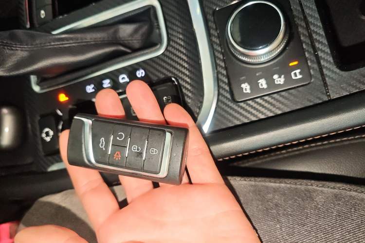 Used GAC Trumpchi GS8 2017 320T Four-Wheel Drive Luxury Smart Connectivity Version (7 Seats) Interior 1