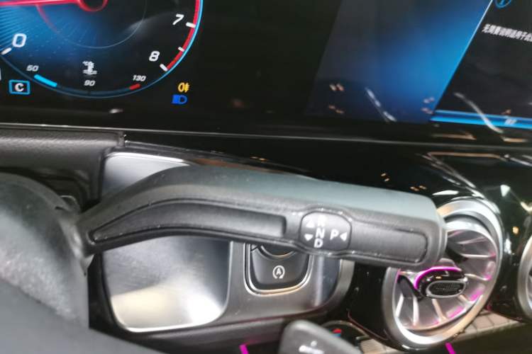 Used Mercedes-Benz GLB 2021 GLB 200 Dynamic Edition Gear Lever