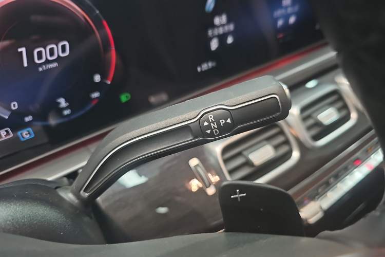 Used Mercedes-Benz GLE 2023 GLE 350 4MATIC Stylish Model Gear Lever