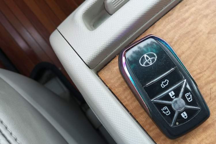 Used Toyota Previa 2007 3.5L 7-Seater Luxury Version
