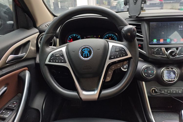 Used BYD Song New Energy 2017 Song DM 1.5TID All-Wheel Drive Luxury Model Steering Wheel