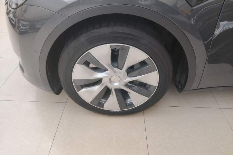 Used Tesla Model Y 2021 Long-Range All-Wheel-Drive Version