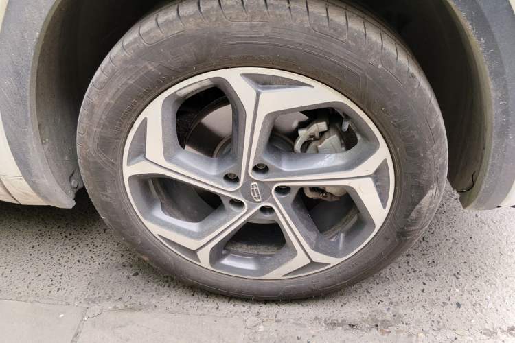 Used Geely Auto Monjaro L 2021 2.0TD DCT EVO Two-Wheel Drive Prestige Version Right Front Wheel Hub