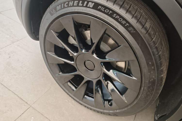 Used Tesla Model Y 2022 Rear-Wheel-Drive Version
