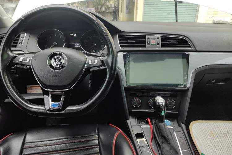 Used Volkswagen Lamando 2017 230TSI DSG Fashion Edition
