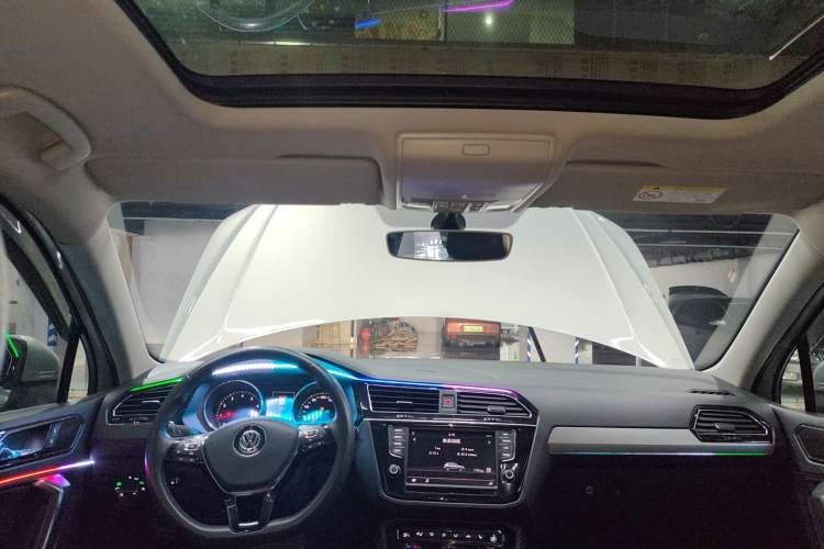 Used Volkswagen Tiguan L 2018 330TSI Automatic Two-Wheel Drive Luxury Edition Headliner