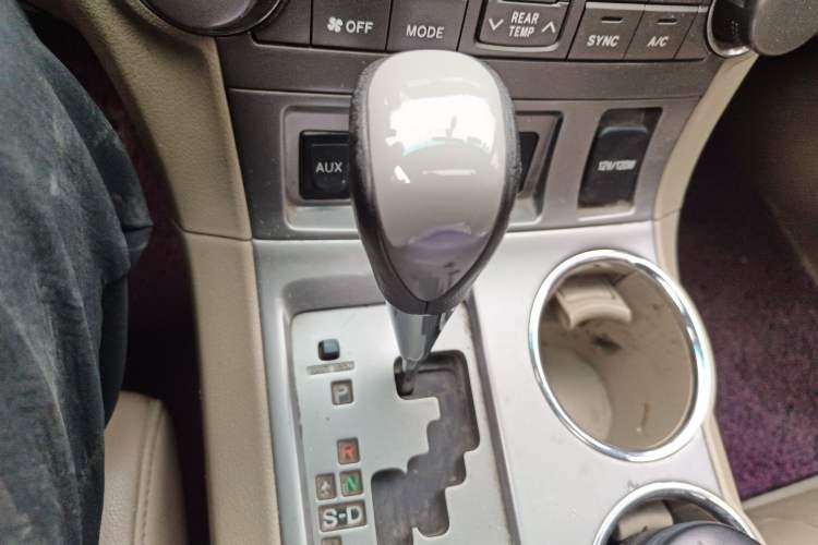 Used Toyota Highlander 2009 3.5L 4x4 7-Seater Luxury Edition Gear Lever