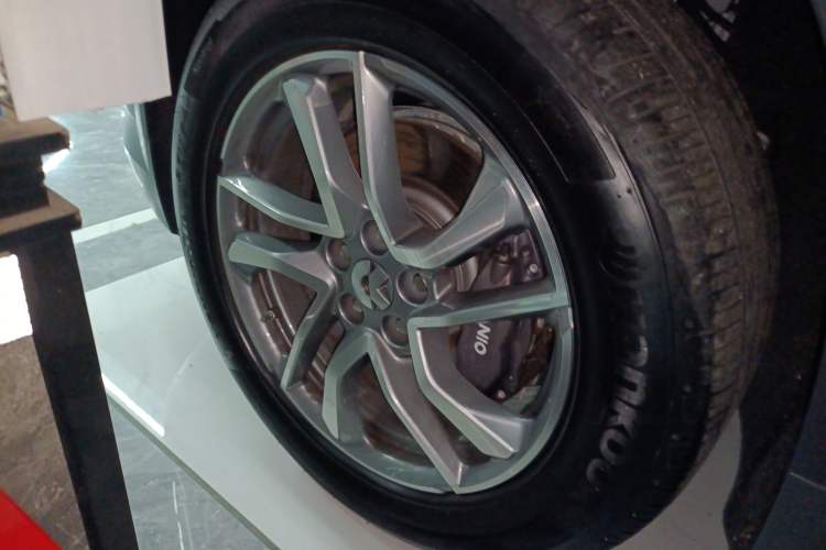 Used Nio ES6 2022 75 kWh Performance Version Left Front Wheel Hub