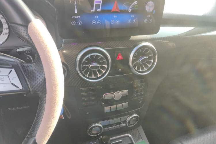 Used Mercedes-Benz GLK-Class 2013 GLK 300 4MATIC Dynamic Sunroof Model