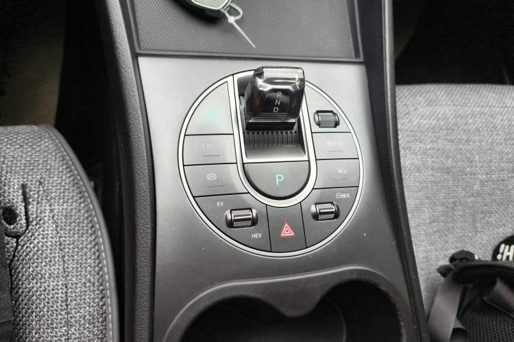 Used BYD Seal 05 DM-i 2025 DM-i Smart Drive 55KM Luxury Model Gear Lever