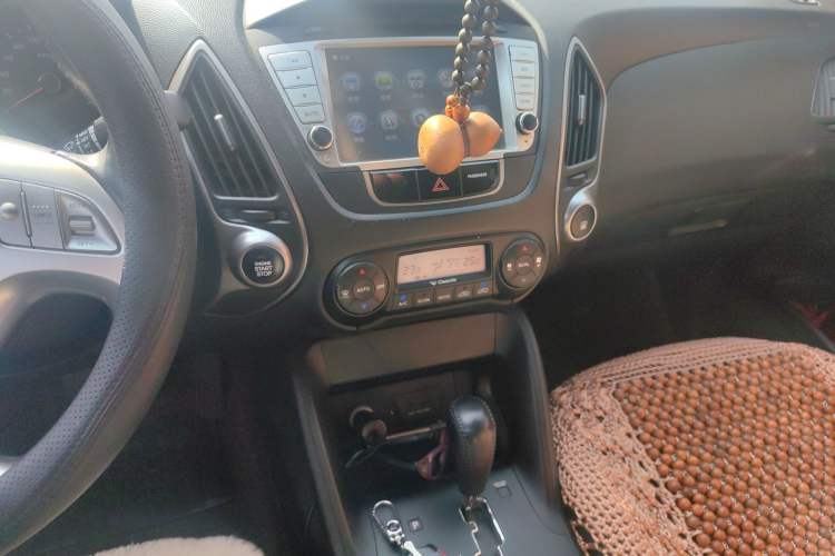 Used Hyundai ix35 2013 2.0L Automatic Two-Wheel Drive Smart GLS China IV Standard
