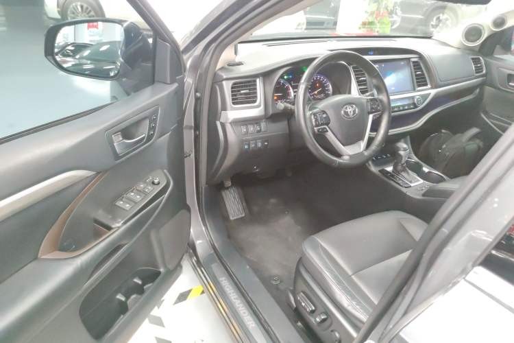 Used Toyota Highlander 2018 2.0T Four-Wheel Drive Ultimate Edition 7-Seater Emission Standard China V