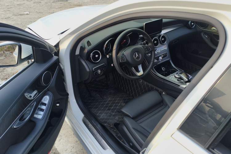 Used Mercedes-Benz C-Class 2018 C 180 L Fashion Edition Sport Version Driver Seat